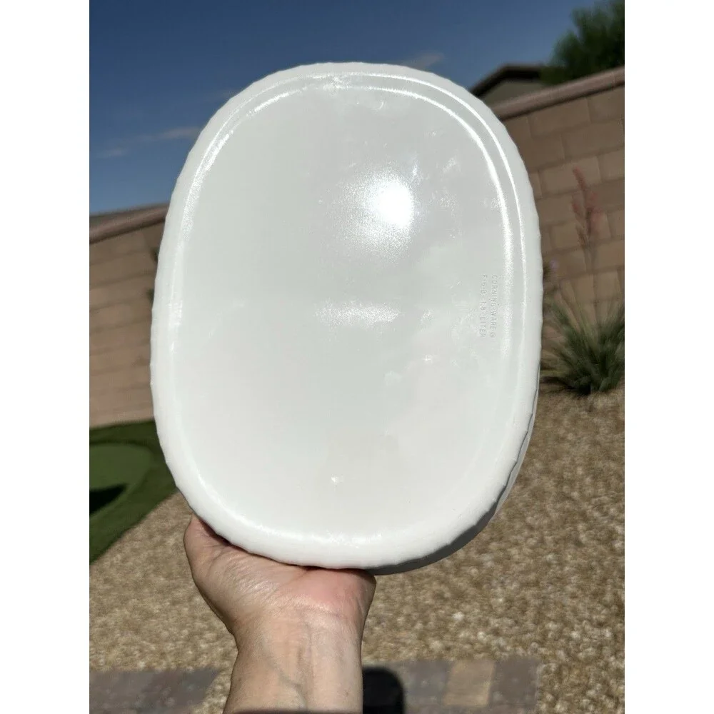 CORNING WARE FRENCH WHITE F-6-B  1.8 LT.  OVAL DIVIDED DISH W / PYREX GLASS LID